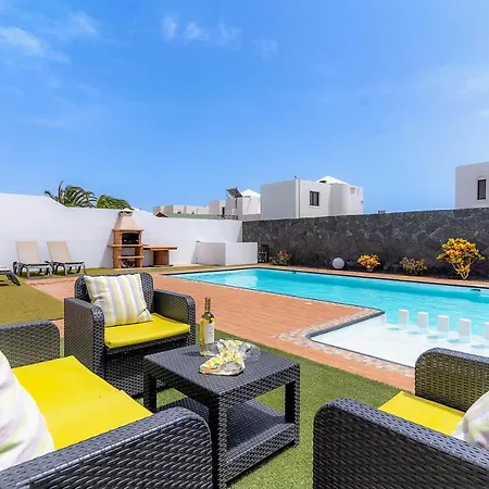 Villa Vv Misy By Hh